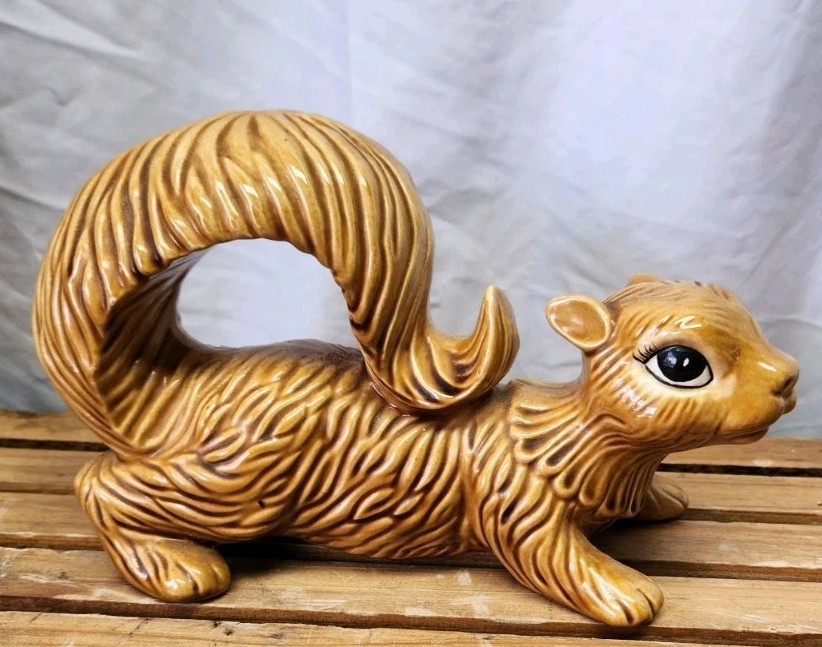 Vintage Arnels Farmhouse Ceramic Bushy Tail SQUIRREL Hand Painted