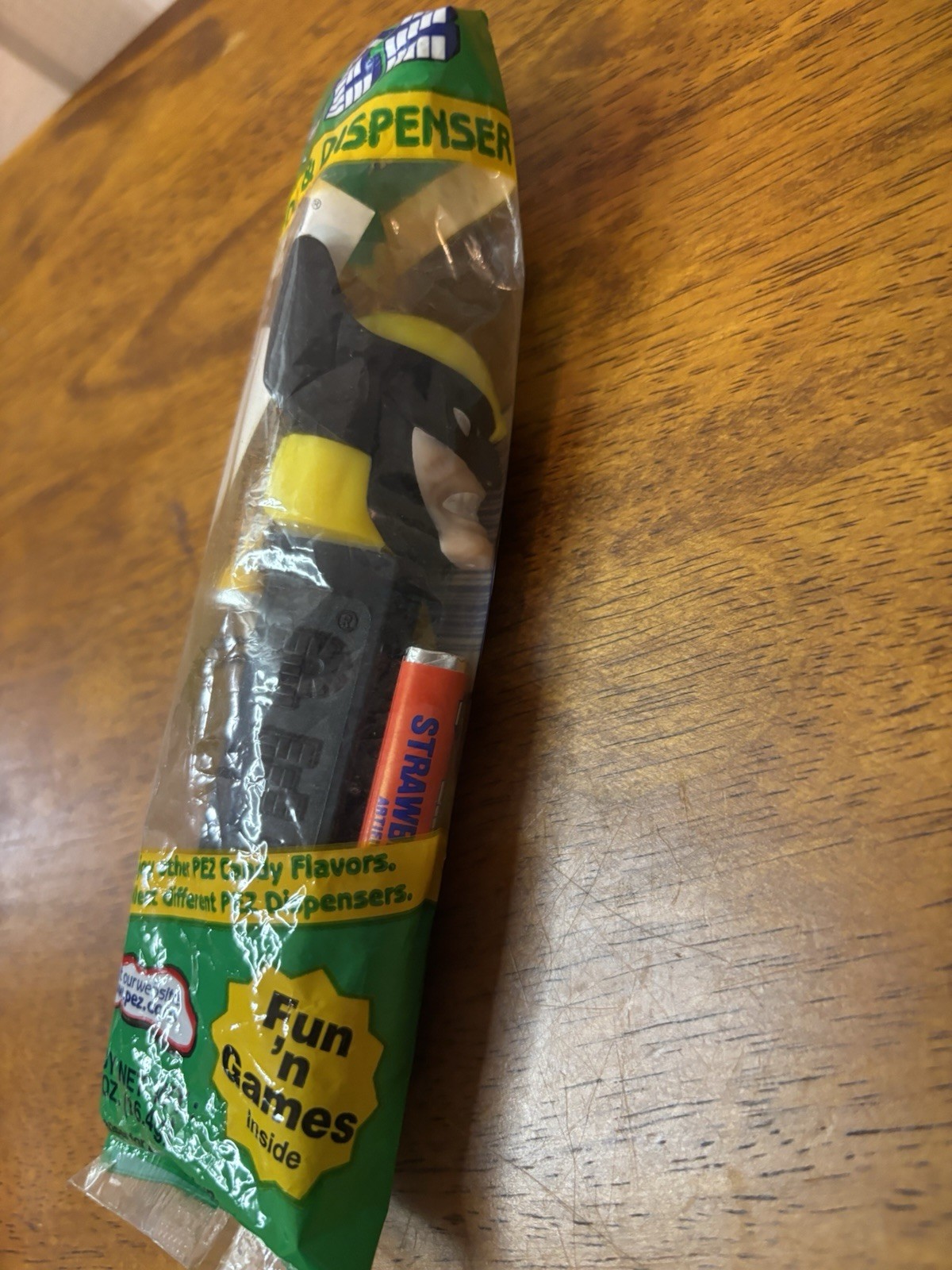 Vintage 1999 Marvel X-Men Wolverine PEZ Disp in Original Packaging, Retired