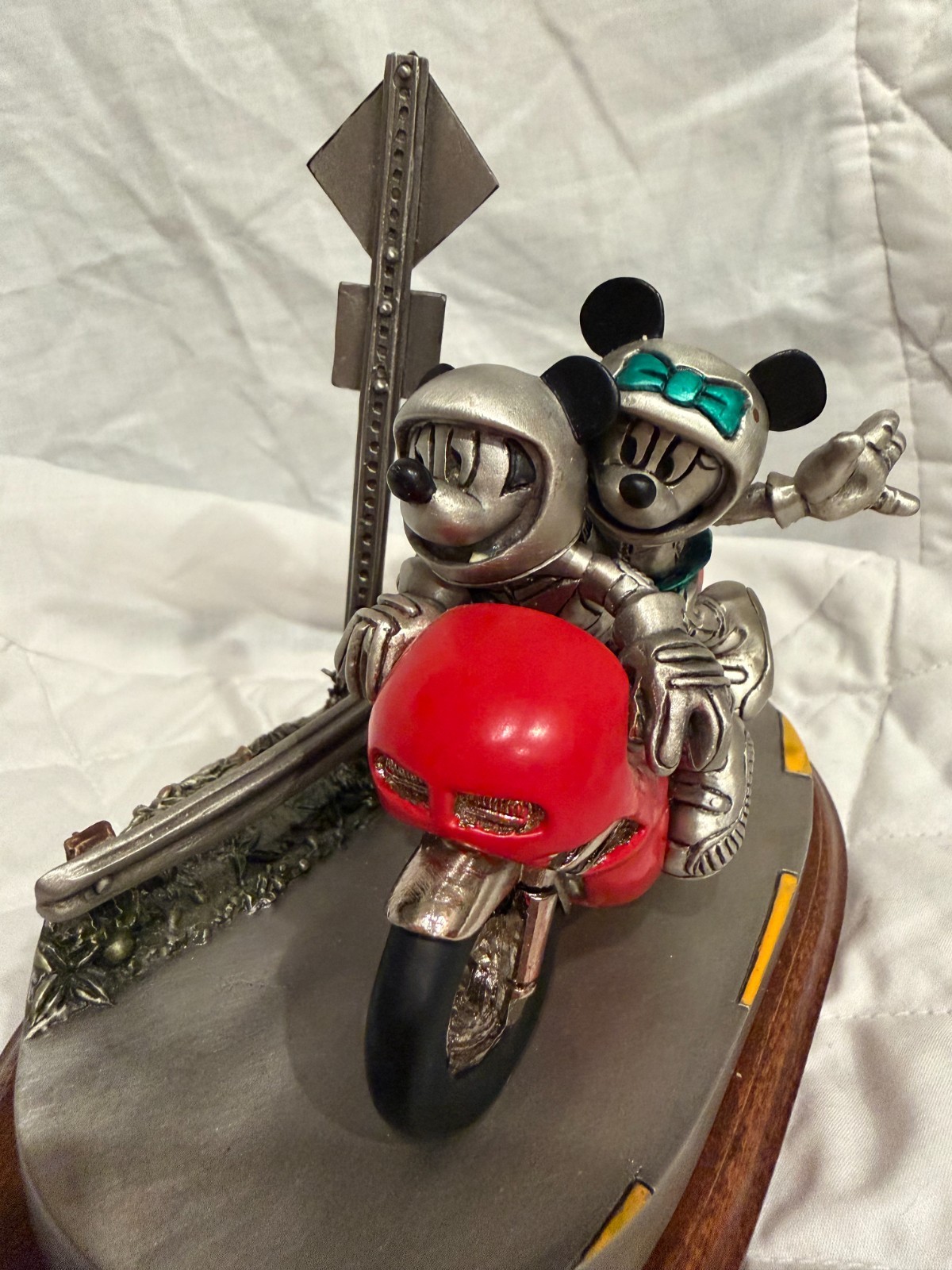 RARE Disney Chilmark Mickey & Minnie TWO WHEELING LOOKING for ADVENTURE Figurine