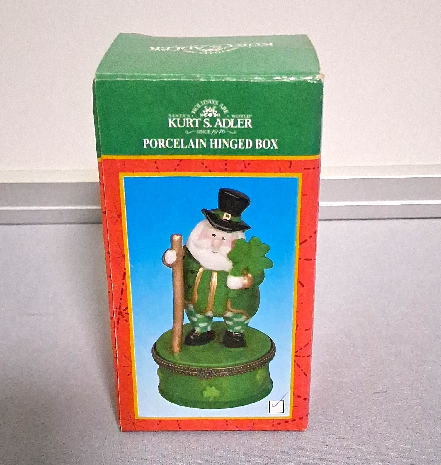Kurt S. Adler Porcelain Hinged Leprechaun Trinket Box Shamrocks w/ Box