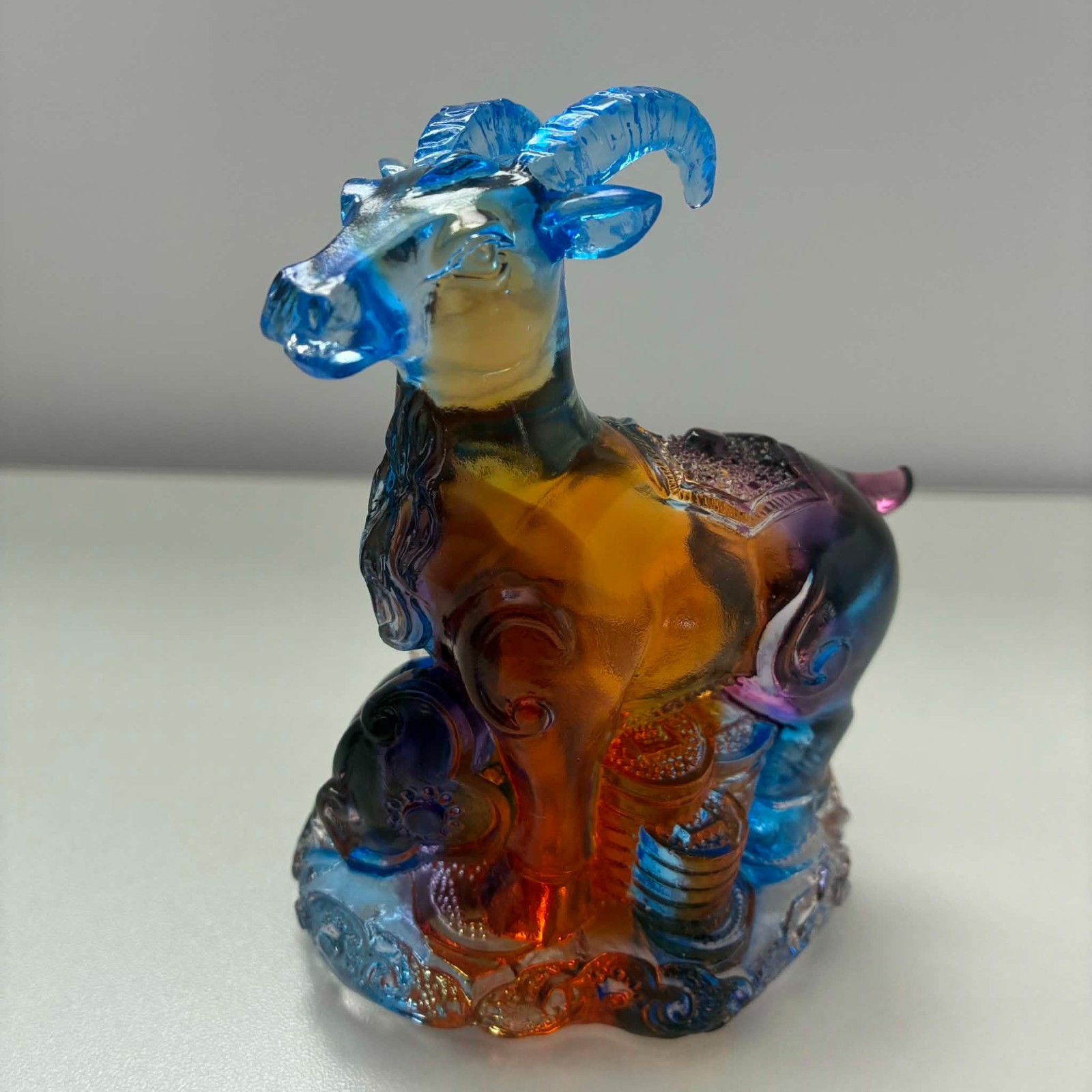 Liuli Crystal Glass Goat Figurine – Chinese Zodiac Fengshui gift Home Decor