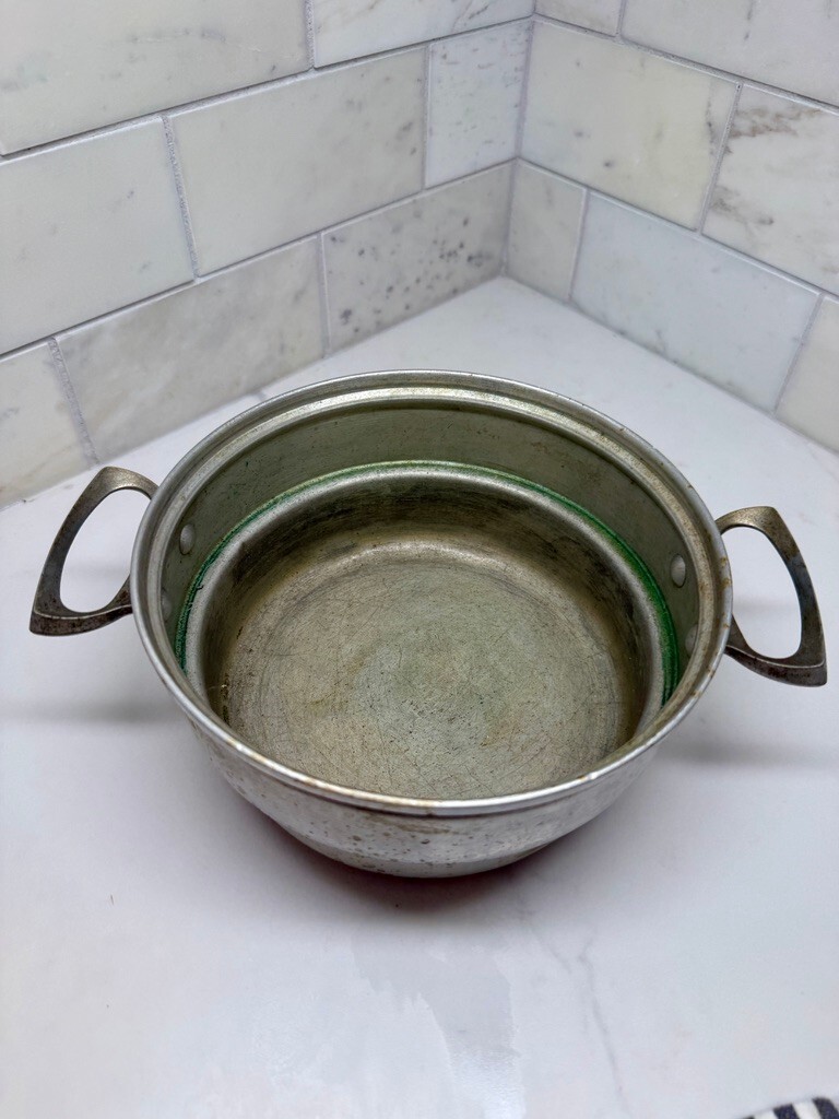 Vintage Mirro aluminum pot with side handles