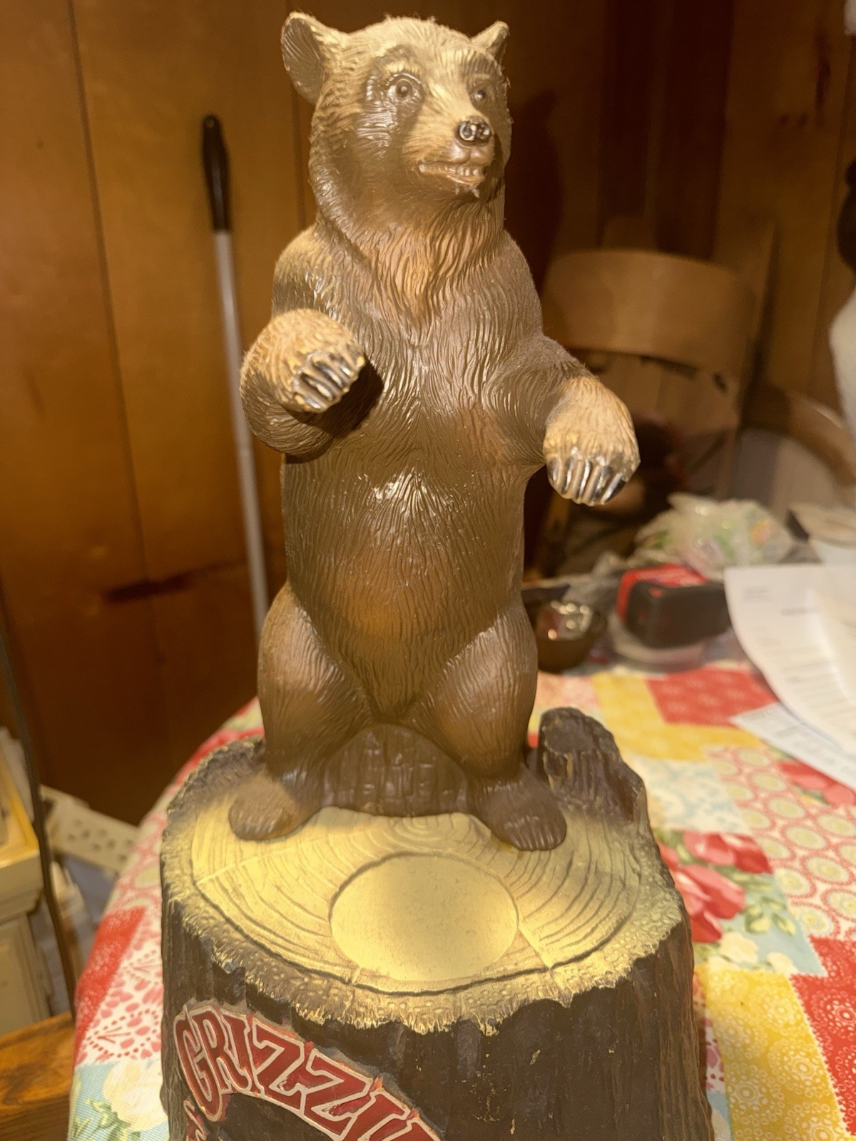 Vintage 1985 Grizzly Beer Canadian Lager Bottle Holder Bear Display Advertising 