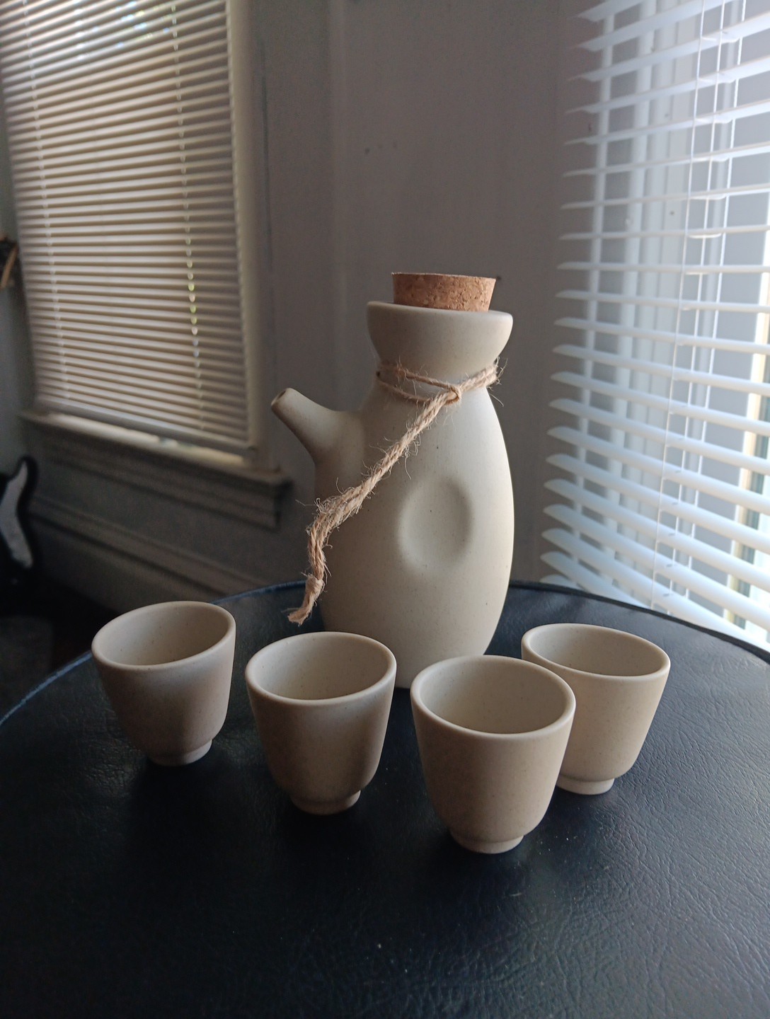 Hemoton Ceramic Sake Pot and Serving Cups Japanese Wine Set Multi-functional