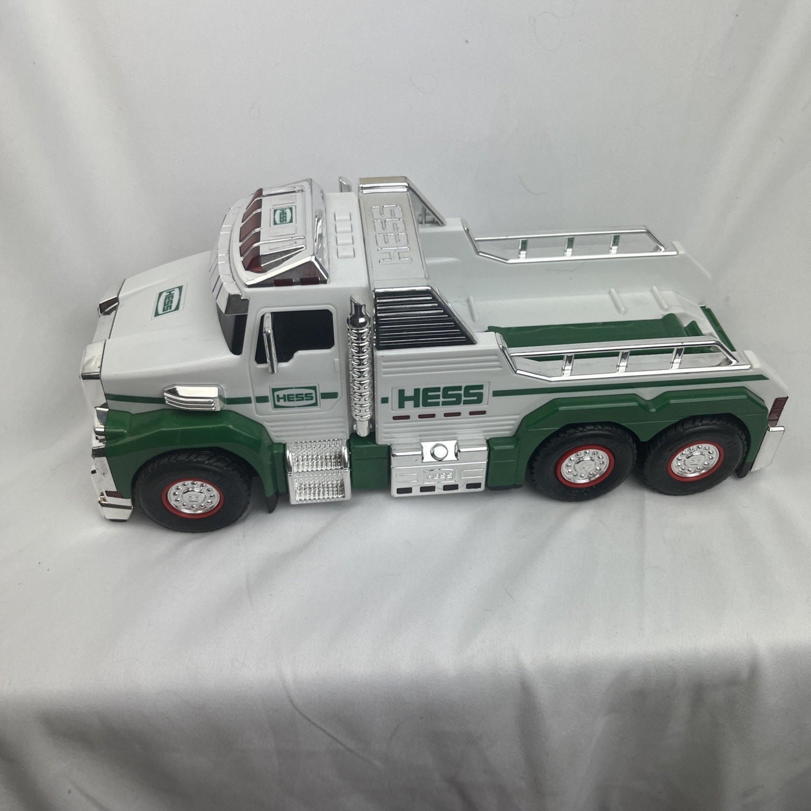 2019 Hess Tow Truck & Rescue Team - Collectible Toy Truck ONLY - Untested