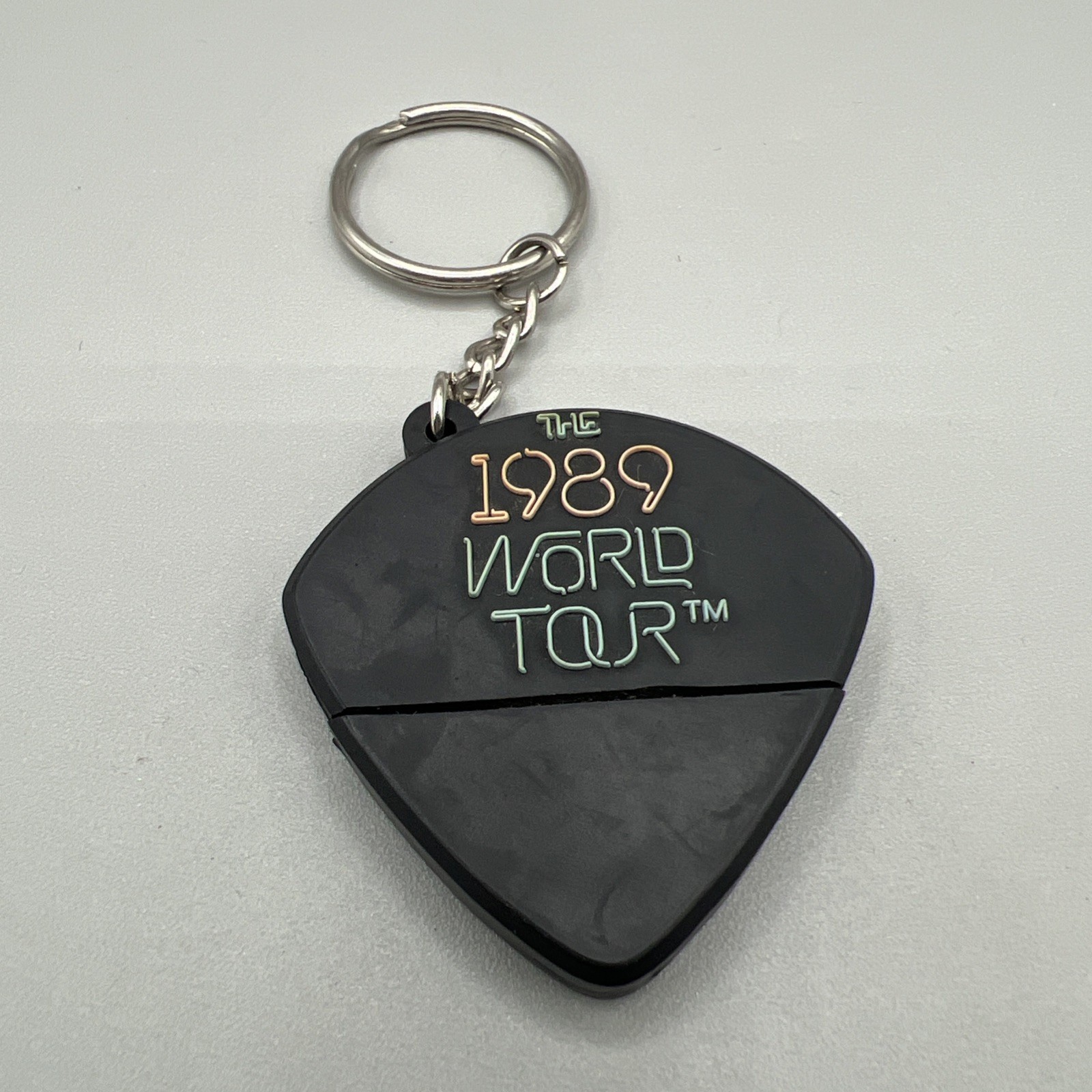 1989 World Tour Taylor Swift USB Xfinity Takes You Behind Scenes Untested