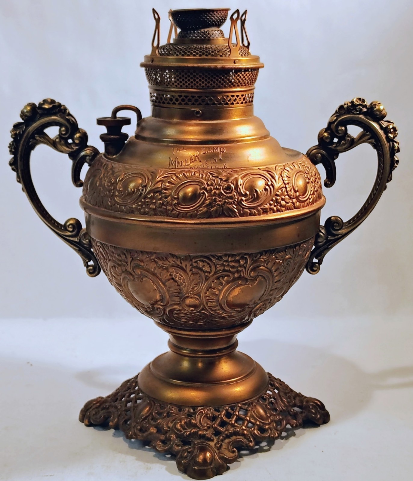 Antique Edward Miller Oil Lamp Victorian Banquet Lamp Ornate Brass 