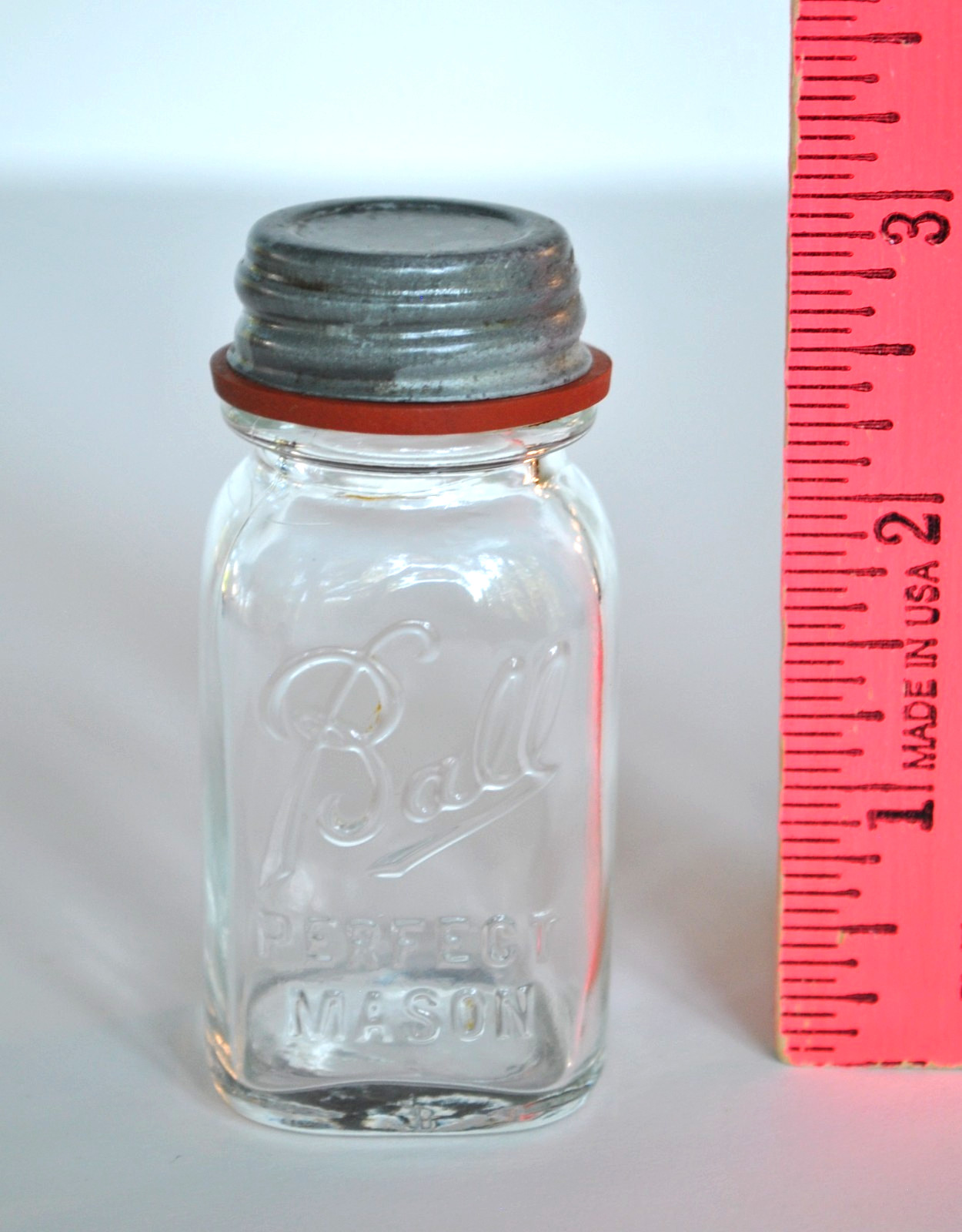 Vtg c. 1933 BALL PERFECT MASON SALESMAN SAMPLE JAR w/ SEAL and LID ~ MINIATURE