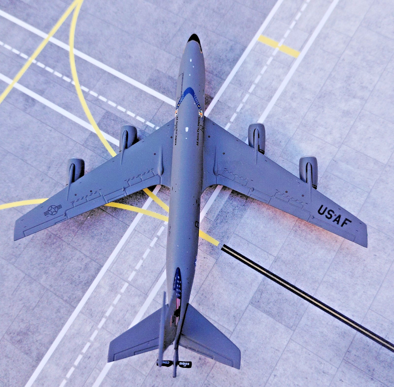 Gemini Boeing KC-135  KANSAS 1:400 Die-Cast Air Force Military Aircraft Model