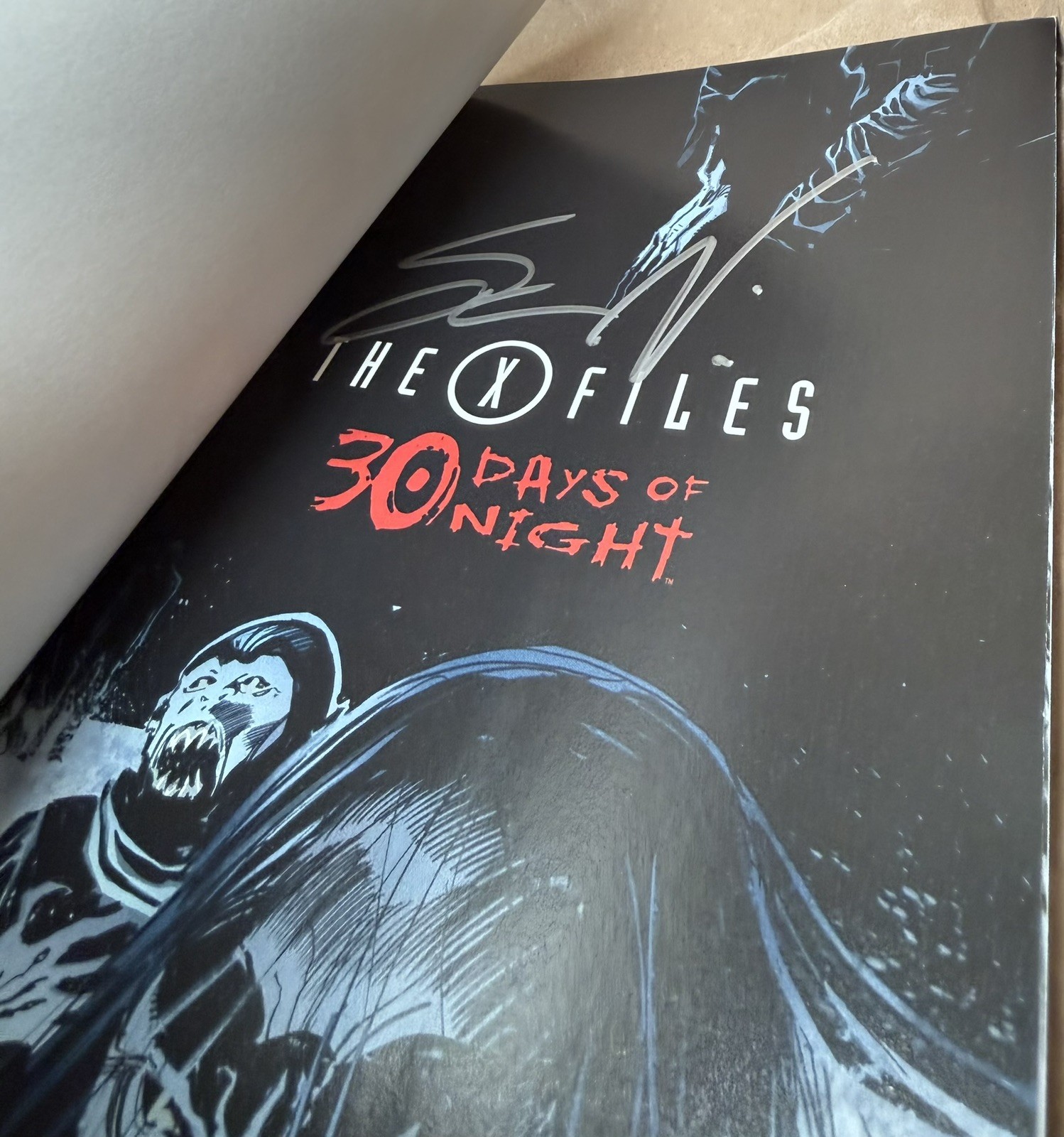The X-Files 30 Days of Night Paperback IDW DC Comics SIGNED by Steve Niles