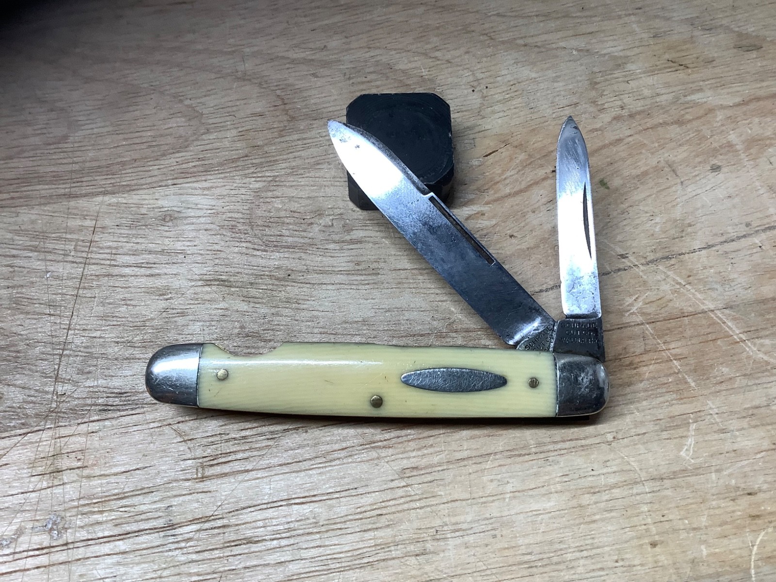 Vintage Schrade Cut Co Walden NY  easy open jack pocket knife