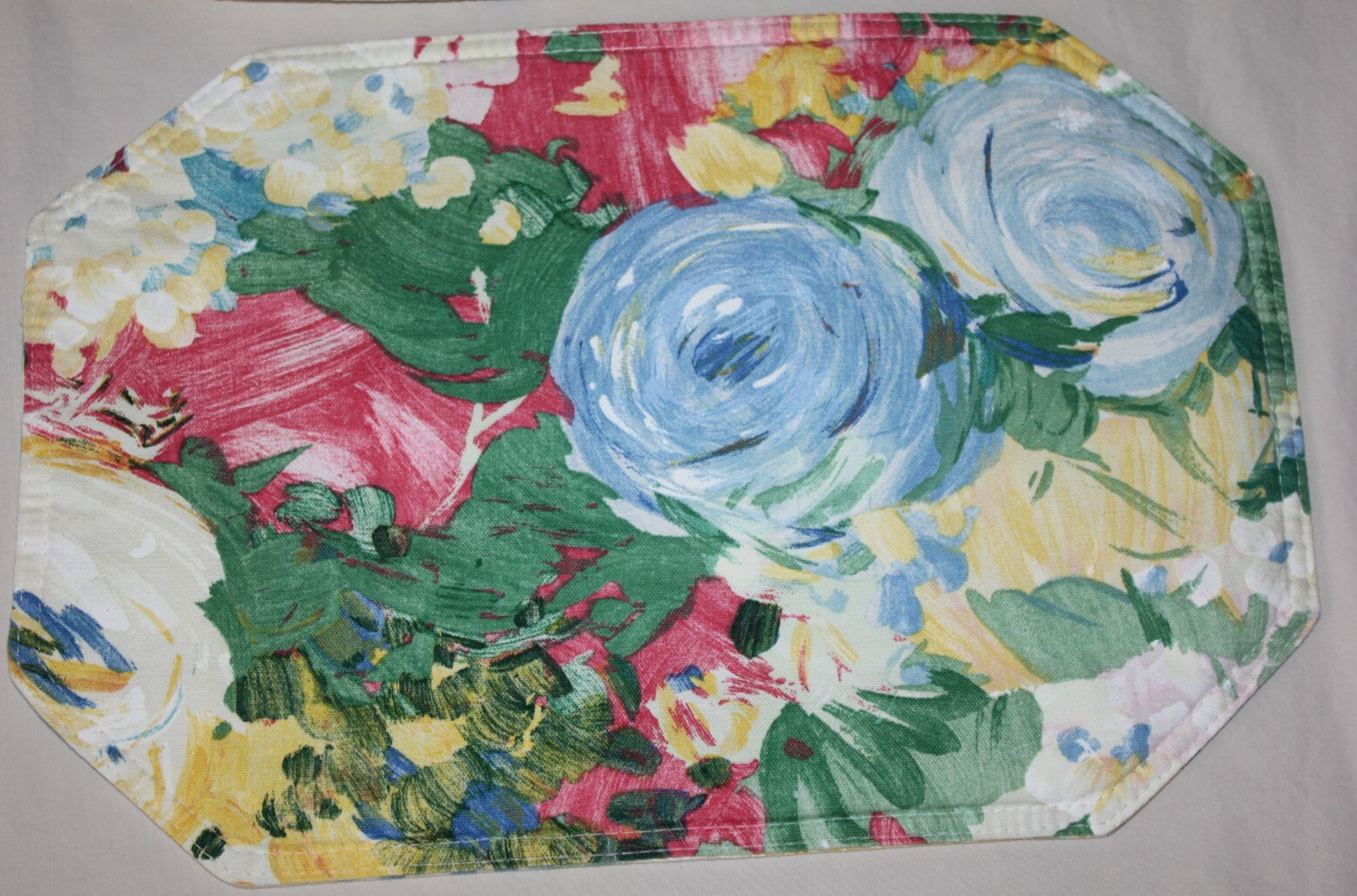 Vintage set 4 Abstract Floral Cottage Padded Cloth REVERSIBLE Placemats granny