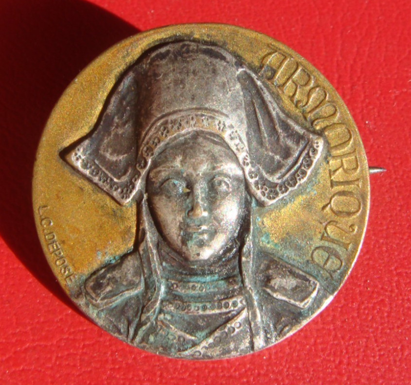 French region of Brittany XIX CENTURY L.C. DEPOSE badge ARMORIQUE