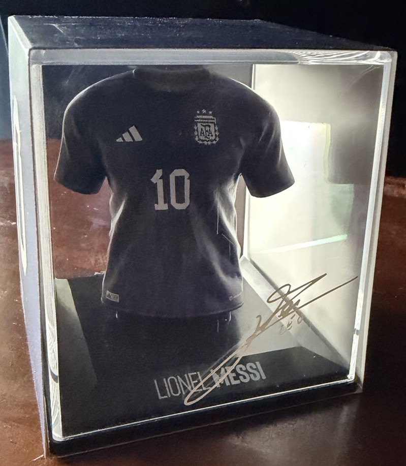 MyJERSEY by FANCOLLEX Lionel Messi #10 2022 Away Jersey Figurine