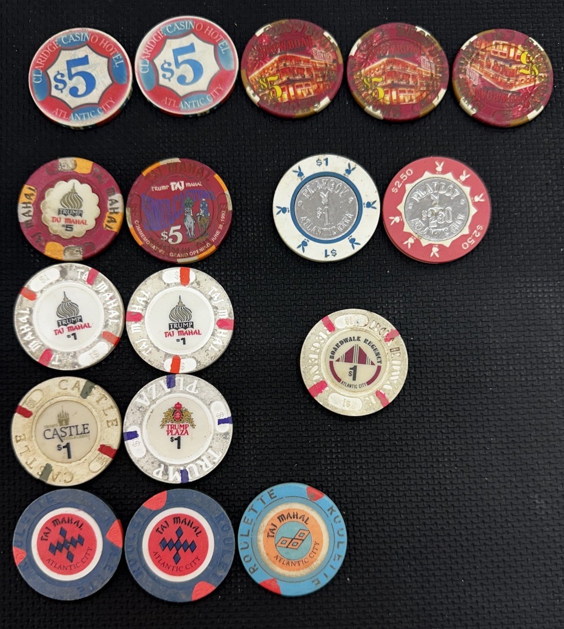 17 VINTAGE ATLANTIC CITY CASINO CHIPS TRUMP TAJ MAHAL PLAZA CASTLE PLAYBOY