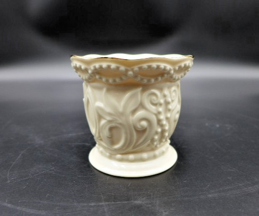 VTG Lenox Ivory Porcelain Beaded Tea Light Votive Candle Holder Gold Trim Scroll