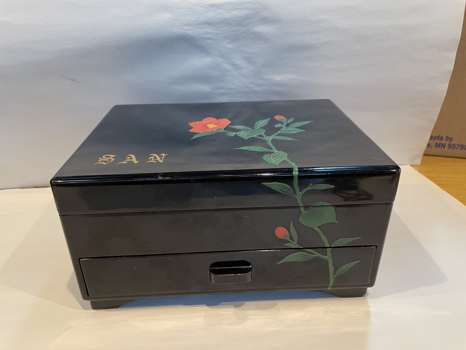 Bembo Okinawa Black Lacquer Red Hibiscus Jewelry Box Post 1940\'s Vintage