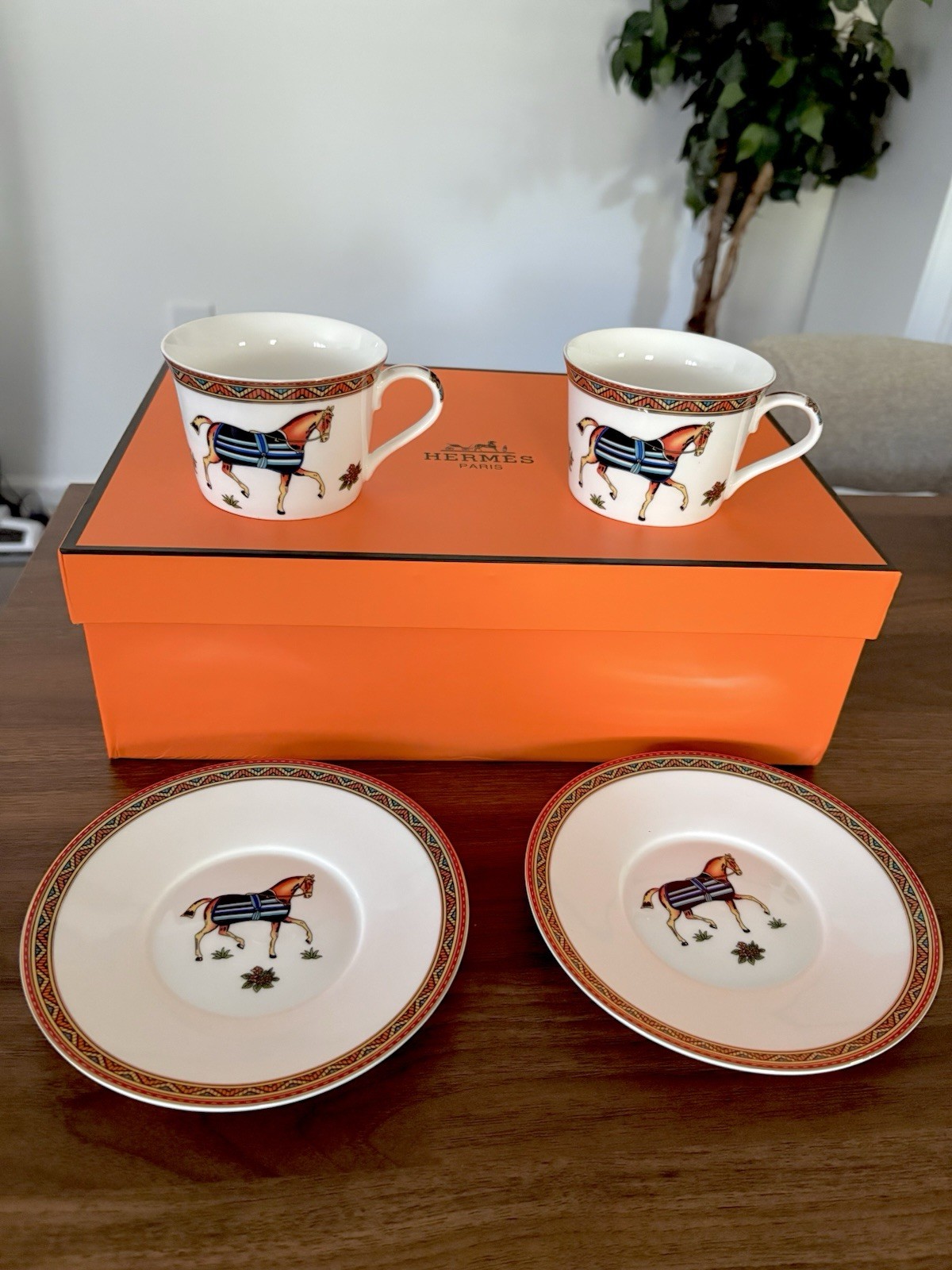 Hermès Cheval D'Orient Tea Cup & Saucer Set 2 Cups 2 Saucers