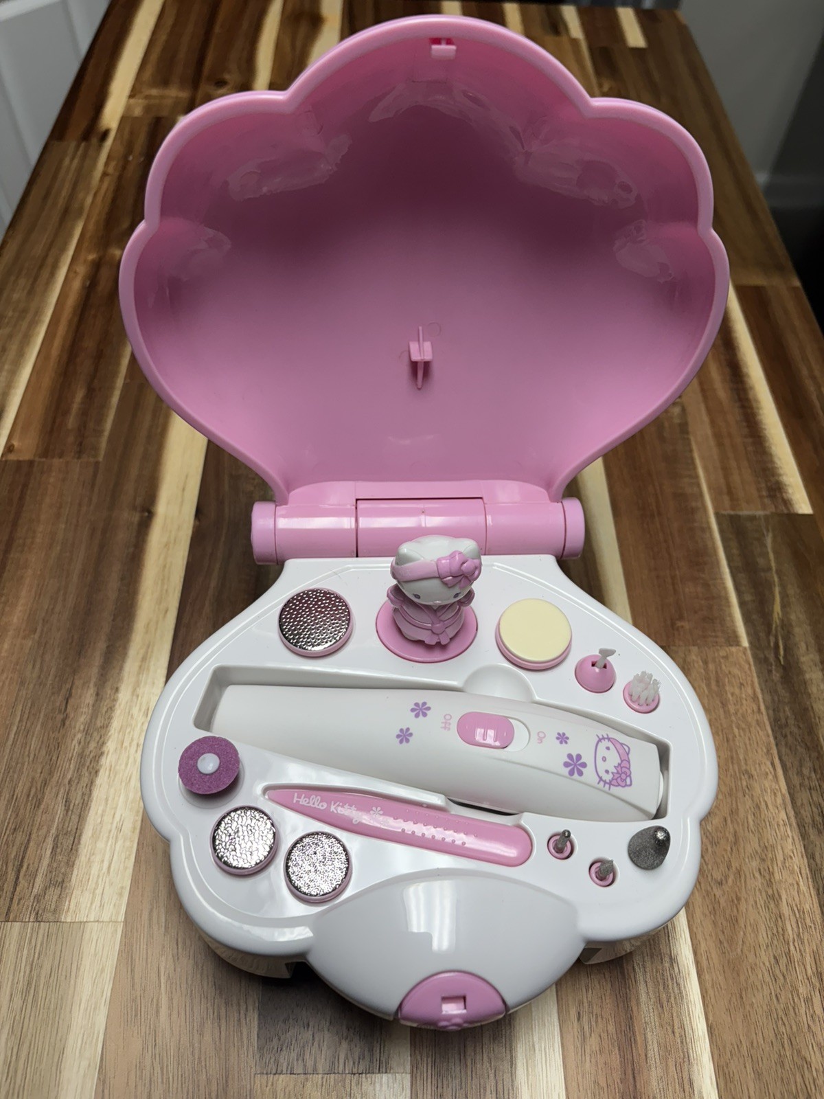 Sanrio Hello Kitty 2006 Clam Nail Salon Kit with power handle and dryer.