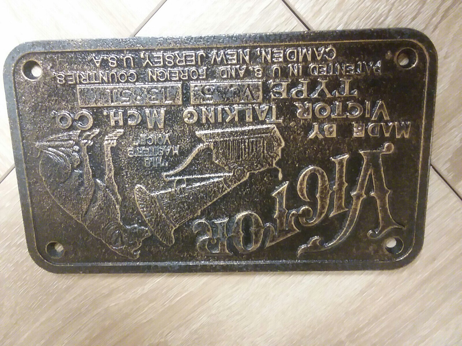 Victor, Made by Victor Talking Mch. Co., Camden, NJ, Cast Iron Plaque Sign