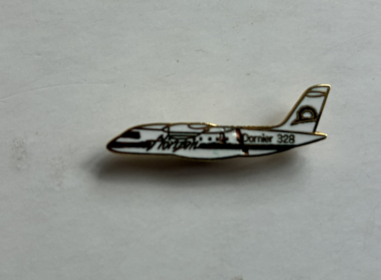 Dornier 328 Lapel Pin in Horizon Air Livery