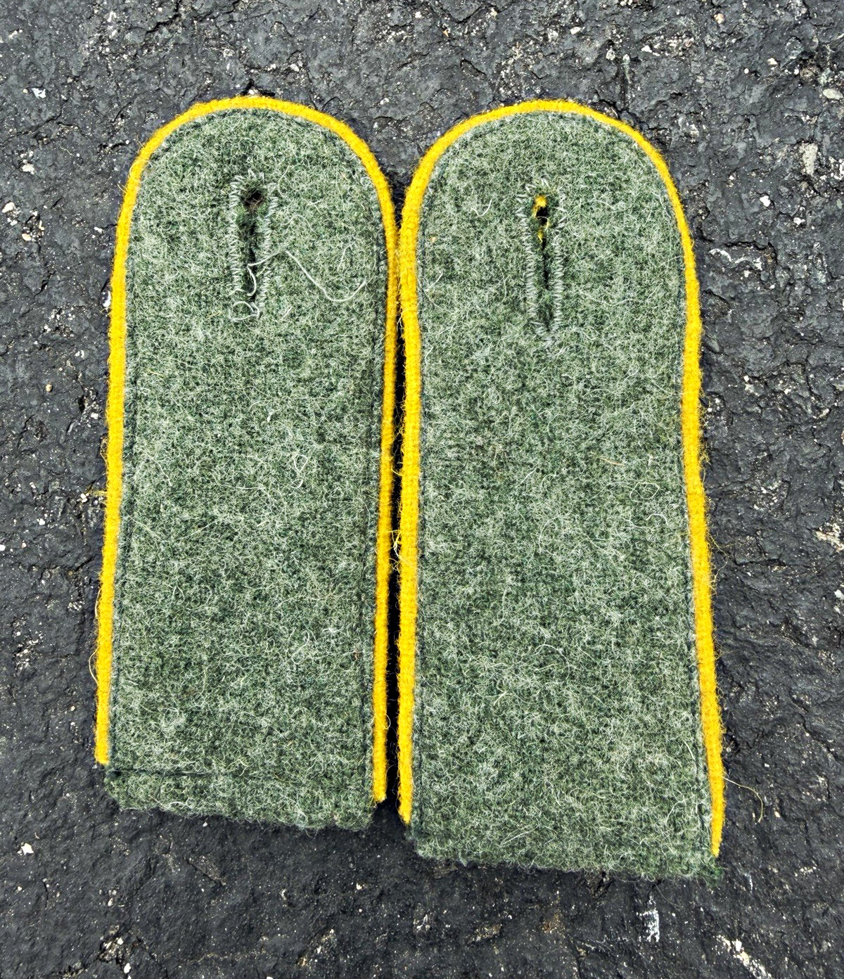 WW2 German Repro enlisted man Shoulder Boards Cavalry Feldgrau w/ Yellow Piping