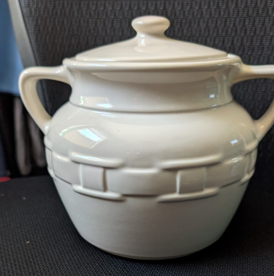 used Longaberger Ivory Pottery Cookie Jar Woven Traditions great condition