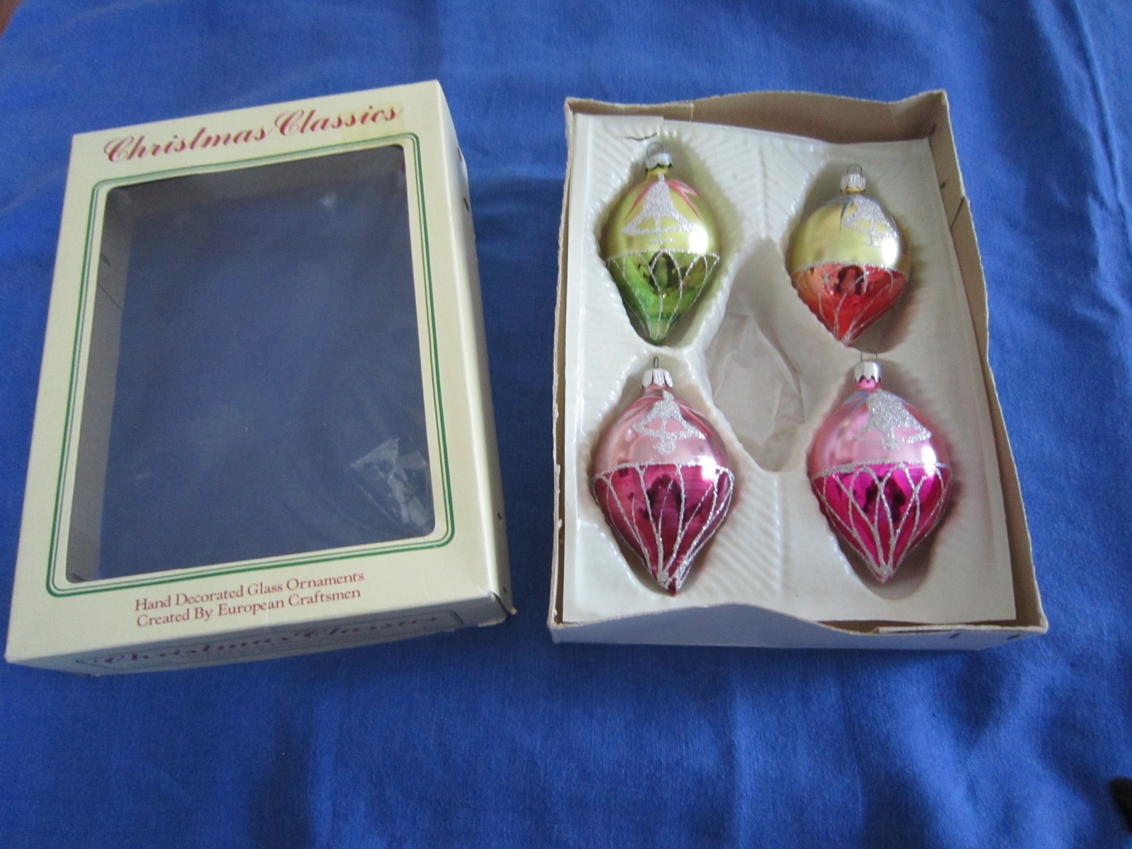4 Vintage Hand Decorated GLASS CHRISTMAS ORNAMENTS Made in Romania Original Box