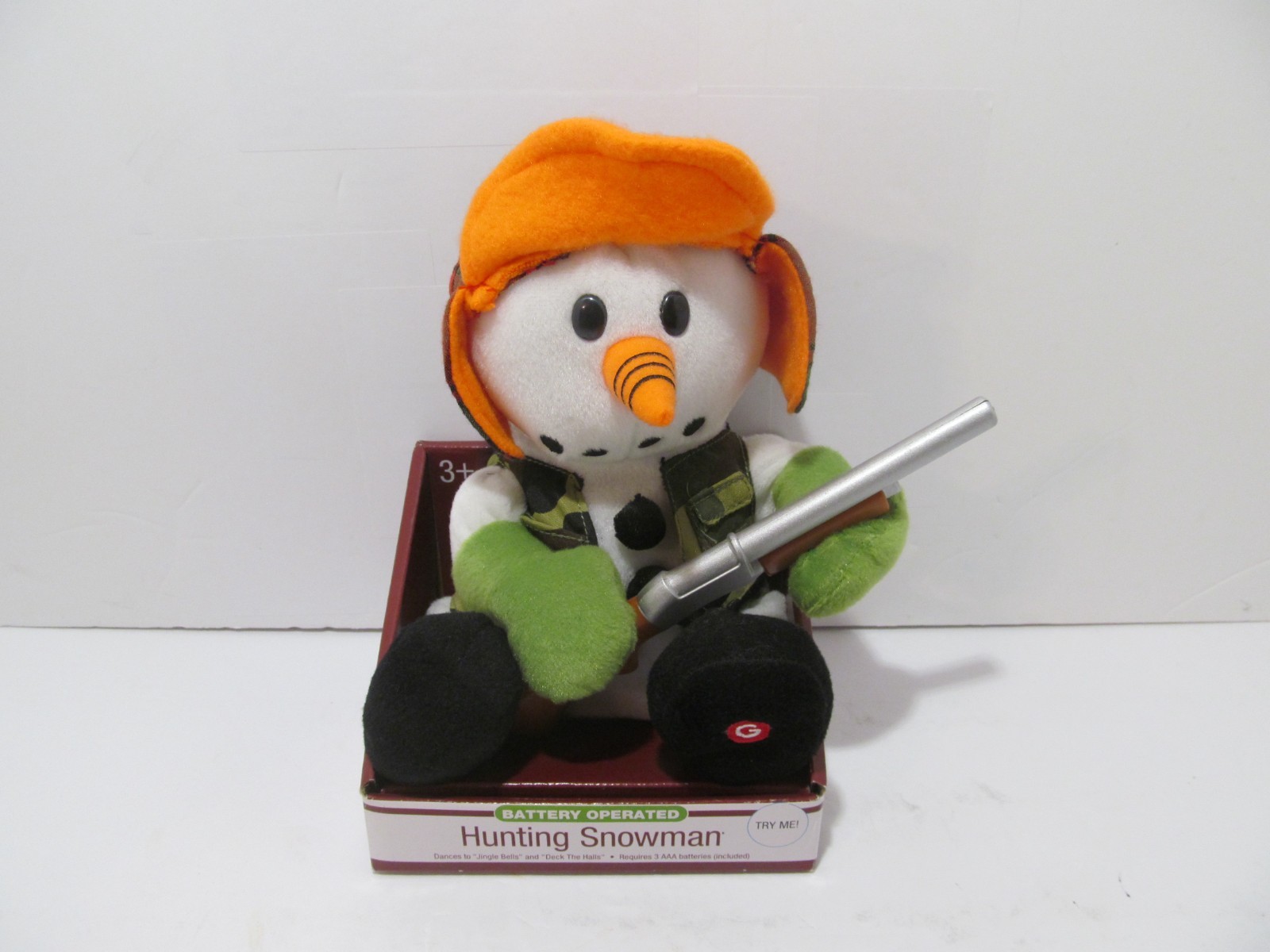 Enchanted Forest 2018 Menard's Jingle Bells Singing Dancing Hunting Snowman