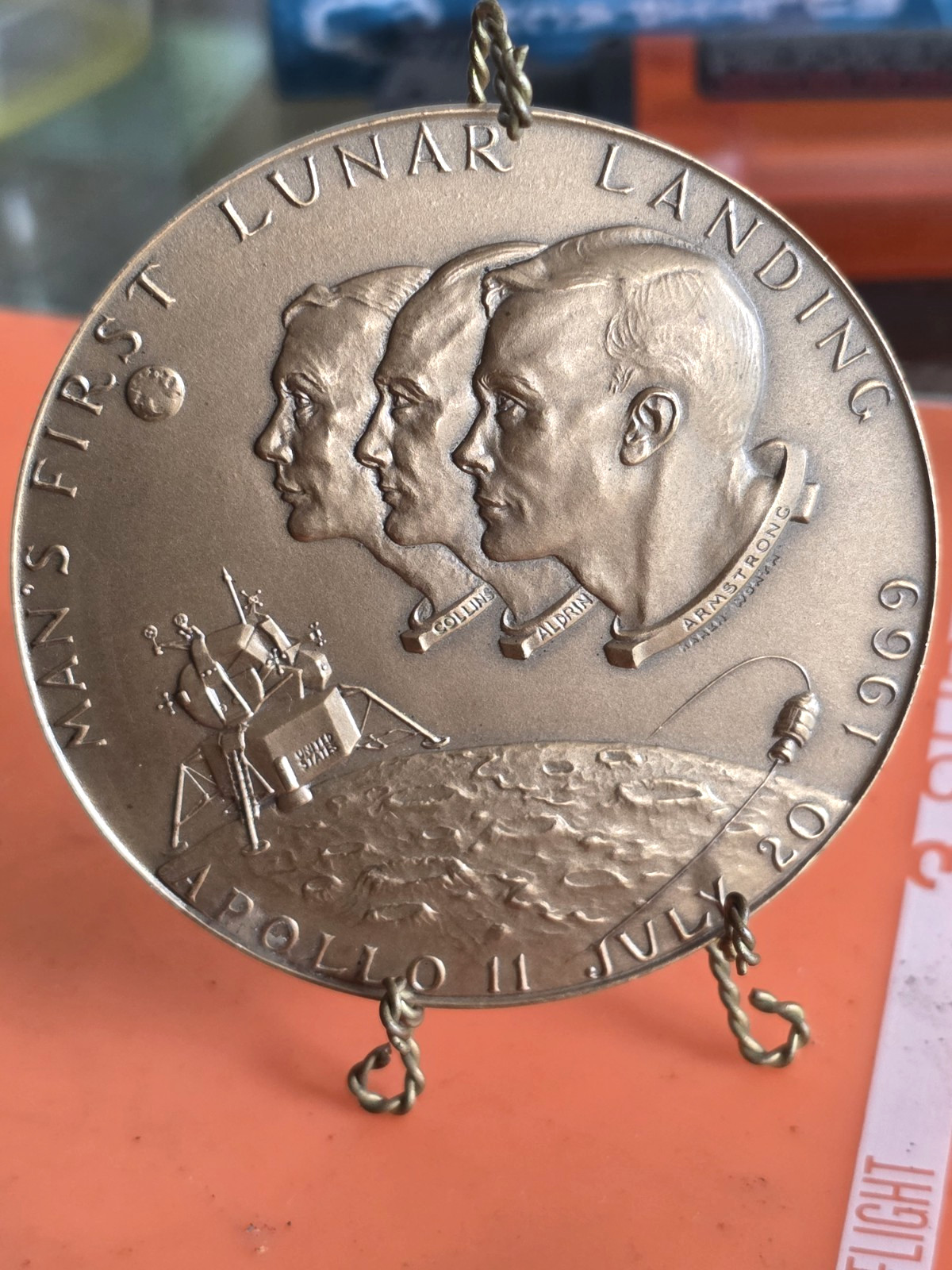 Vtg Apollo 2 Man’s First Lunar Landing Bronze Medallion Coin 
