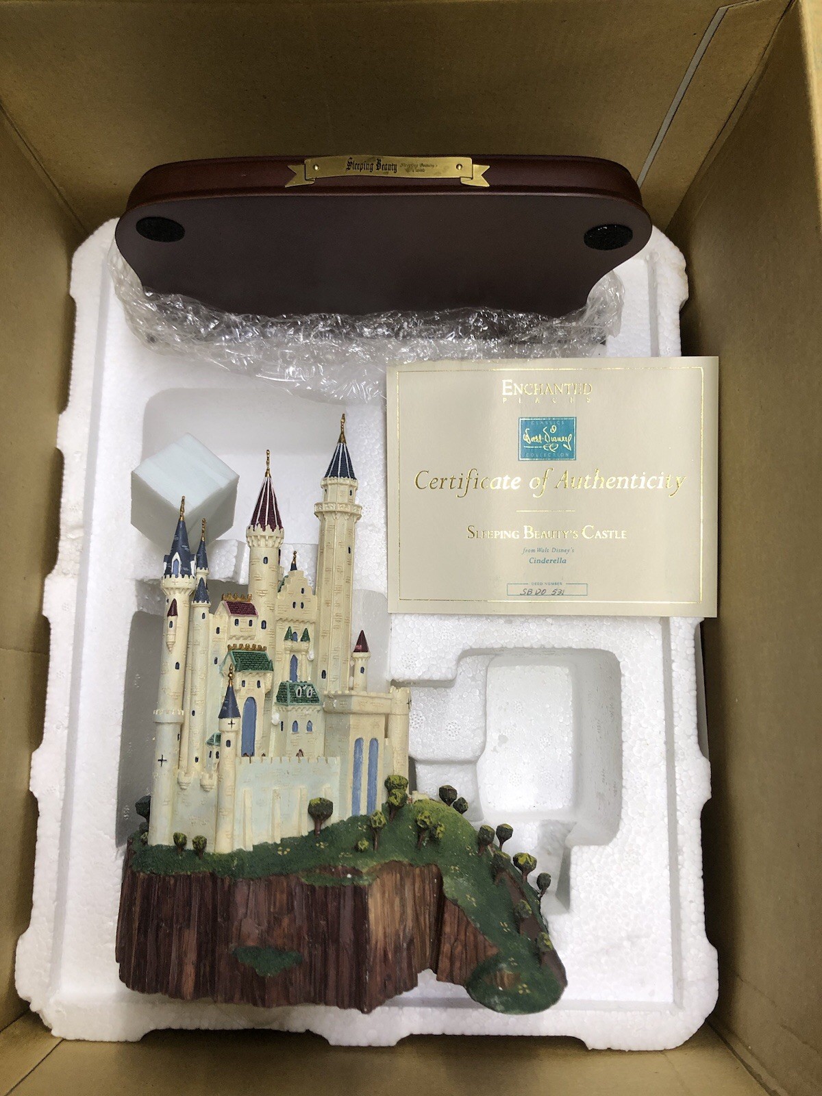 WDCC Disney Enchanted Places Collection Sleeping Beauty's Castle Rare W/ COA NIB