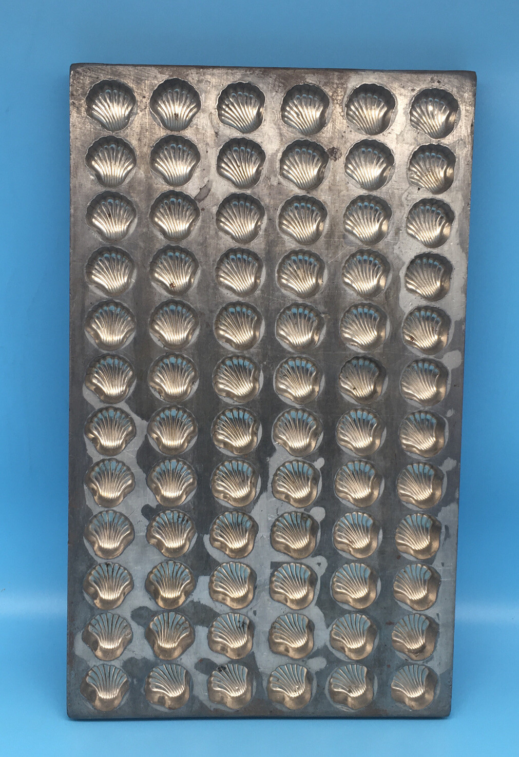 Vtg Antique HEAVY Metal Industrial Candy Chocolate Bon-Bon Shell Mold 72 Slots
