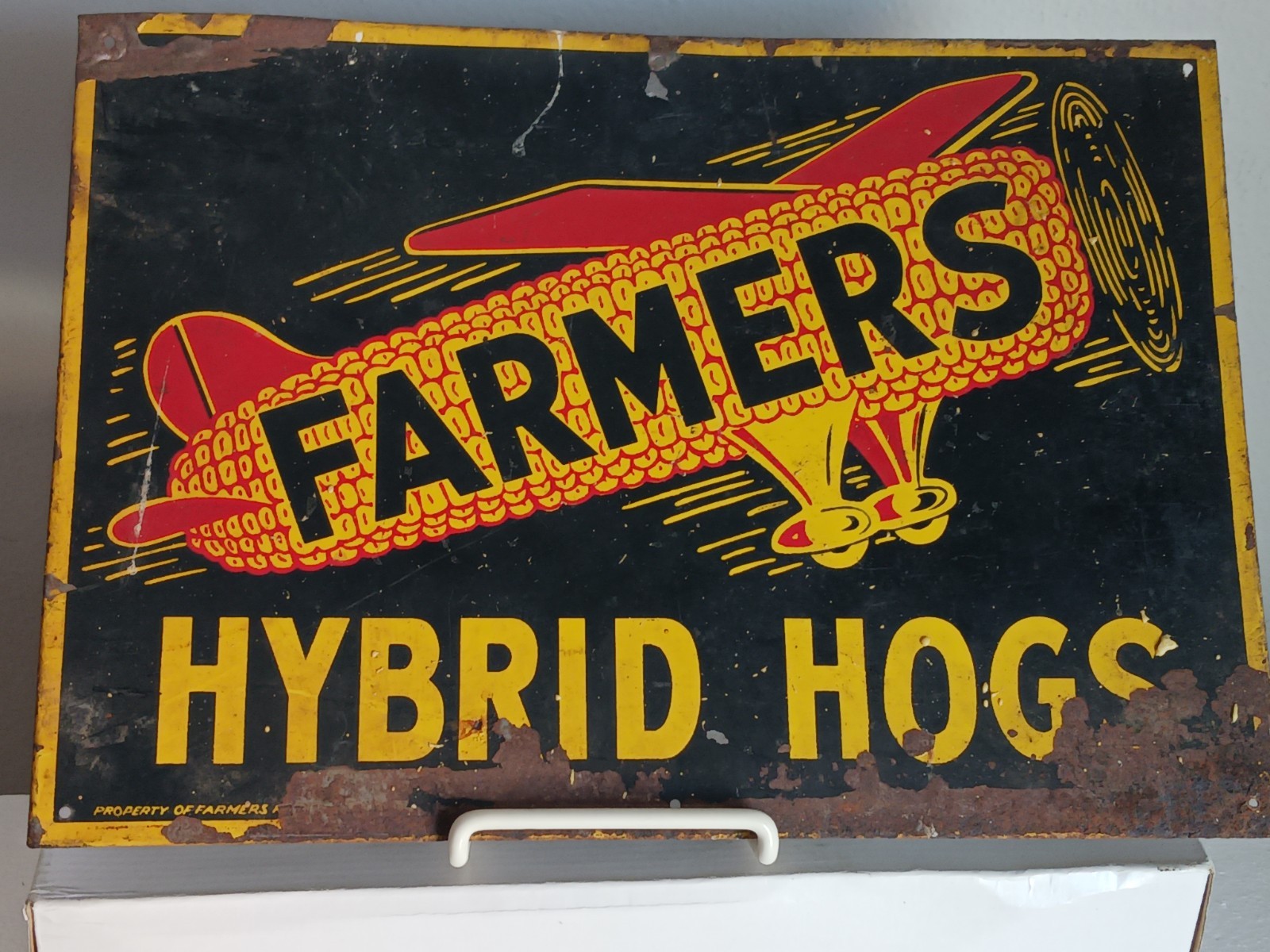 Antique Vintage Hybrid Hog with Ear of Corn Tin Sign-OLD ORIGINAL