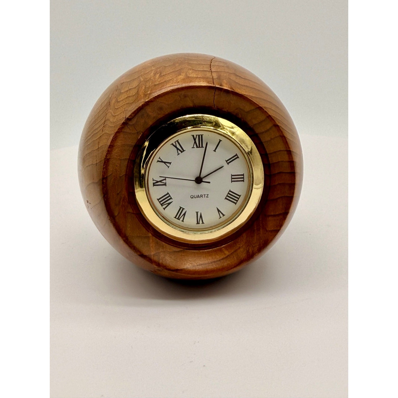 Handcrafted wooden egg quartz clock