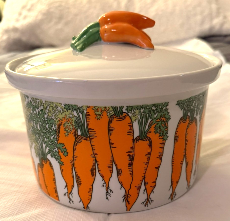 VTG John Simmons Oven Casserole Dish w/lid Signed FF(Fitz-Floyd) Easter Carrots