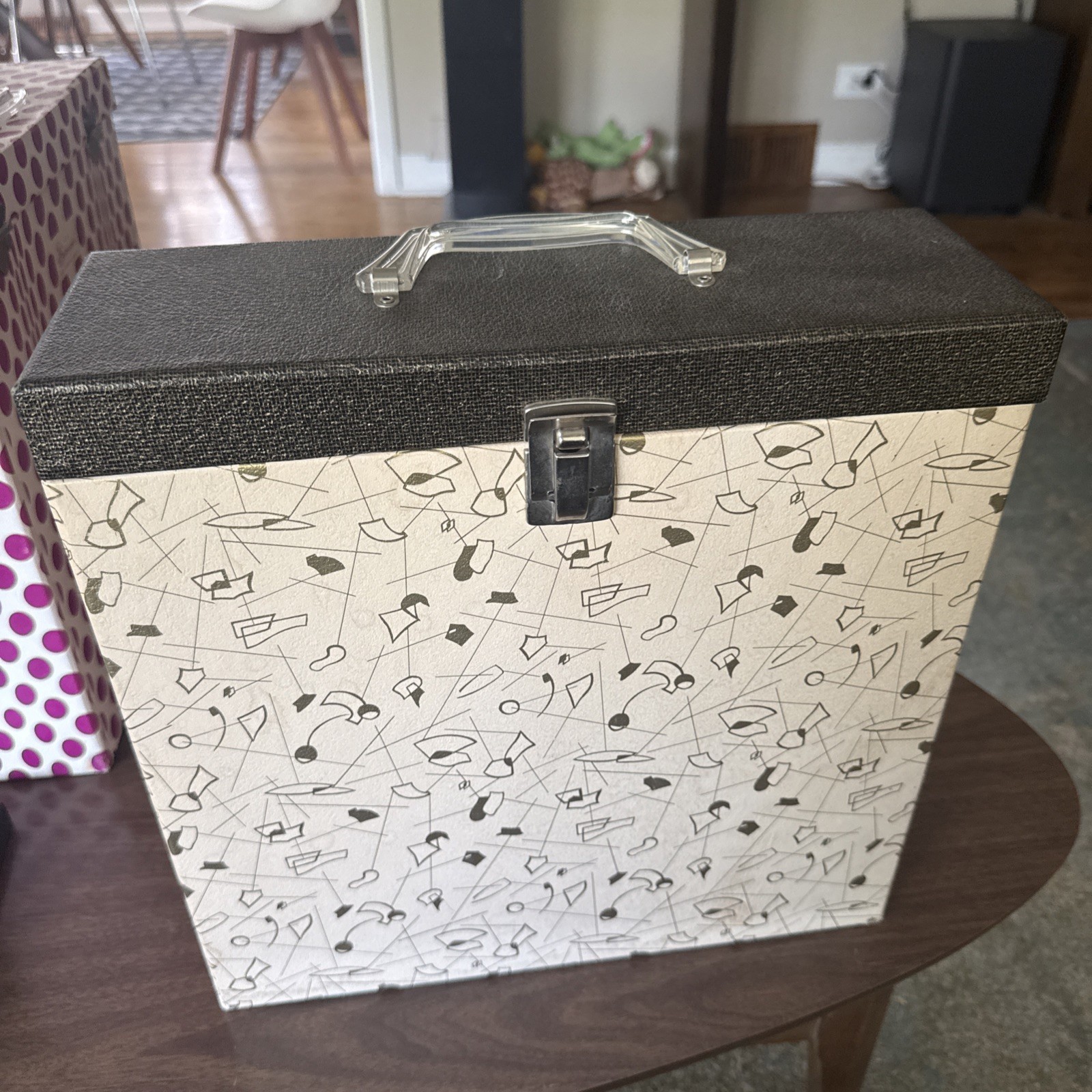 Vintage LP Record Carry Case :  Very Retro Great Condition Hold 20-25 LPs Nice
