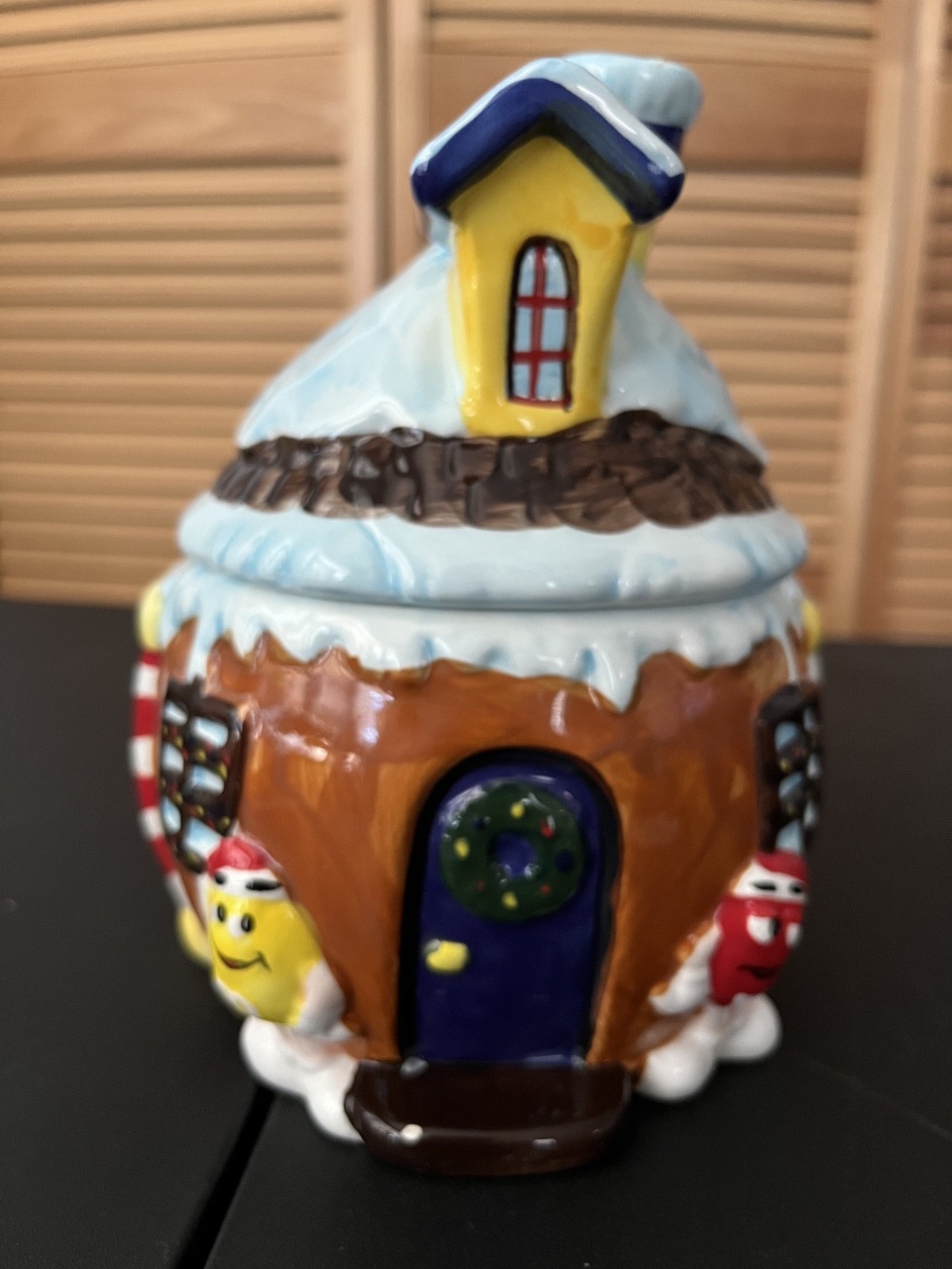 2008 M&M\'s World Christmas House Ceramic Treat Cookie Jar Candy Canister 7\