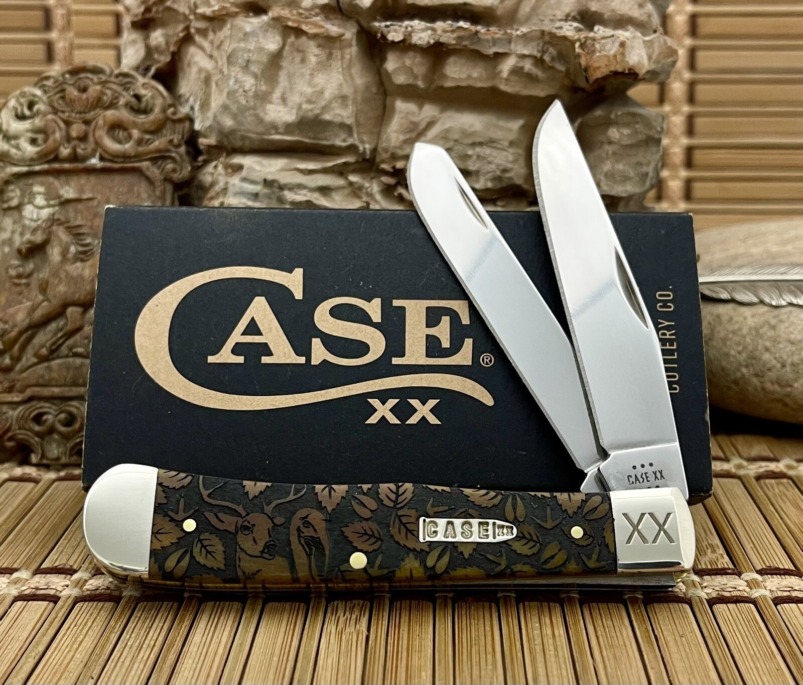 Case XX USA Antique Bone Strut & Rut Turkey & Deer 1/500 Bullet Trapper Knife