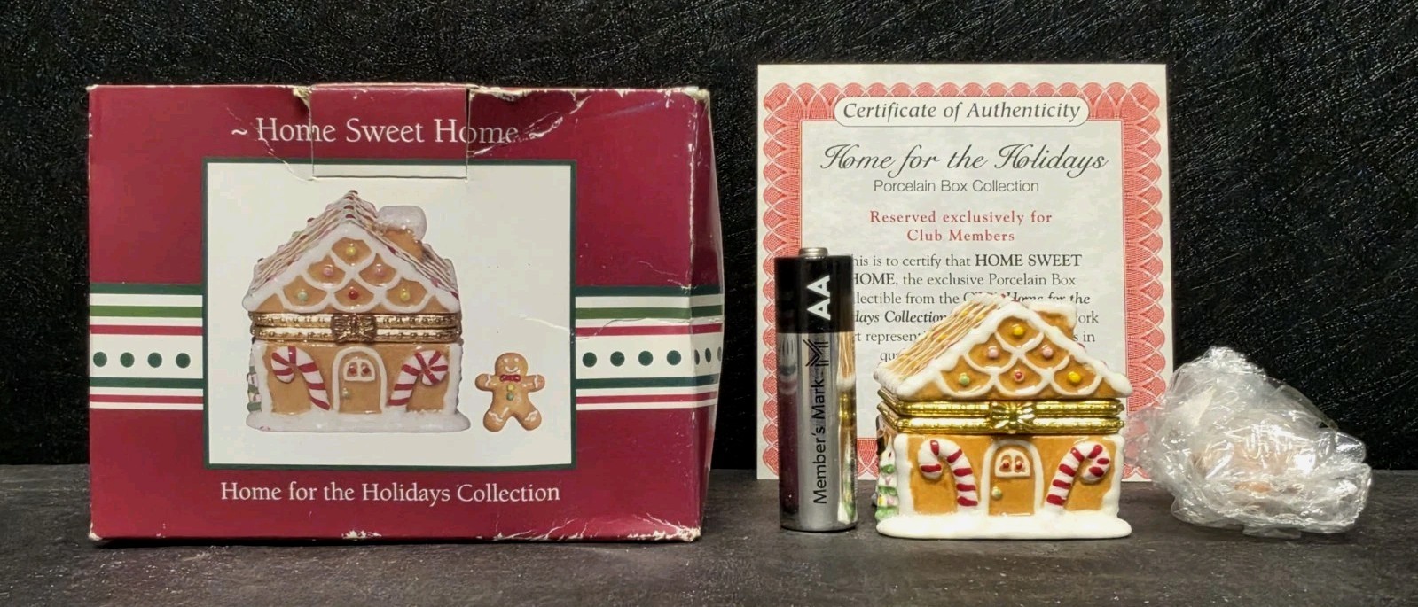 “Home Sweet Home” Home for The Holidays Gingerbread House Trinket Box And Charm 
