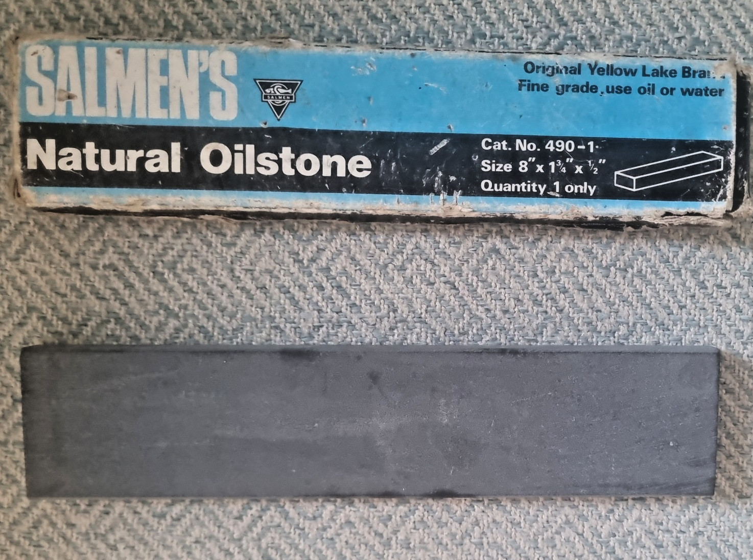 Vintage Salmen’s Natural Oilstone Fine Grade Yellow lake brand