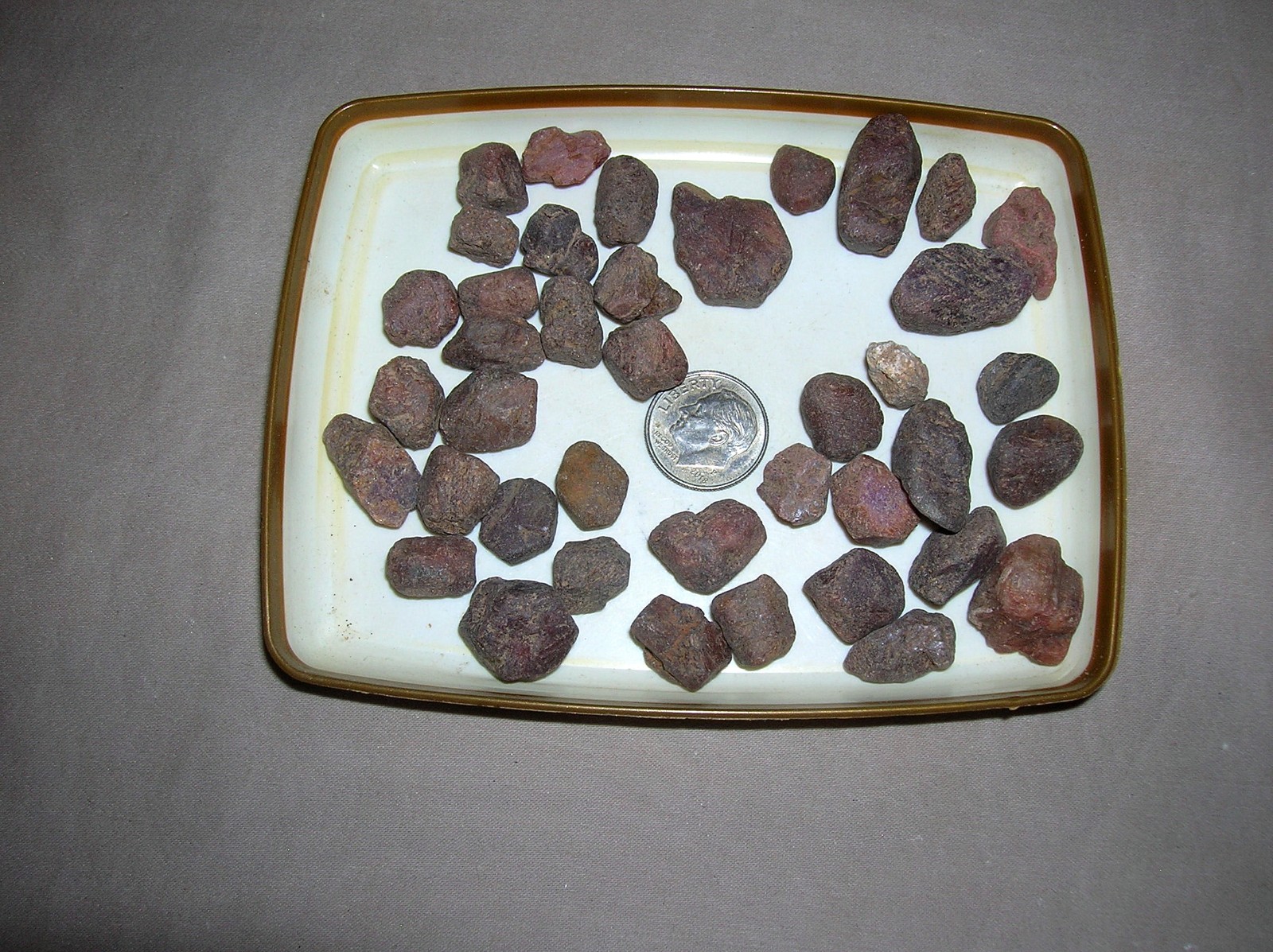 Star Ruby rough 500cts for cabbing or tumbling R021L