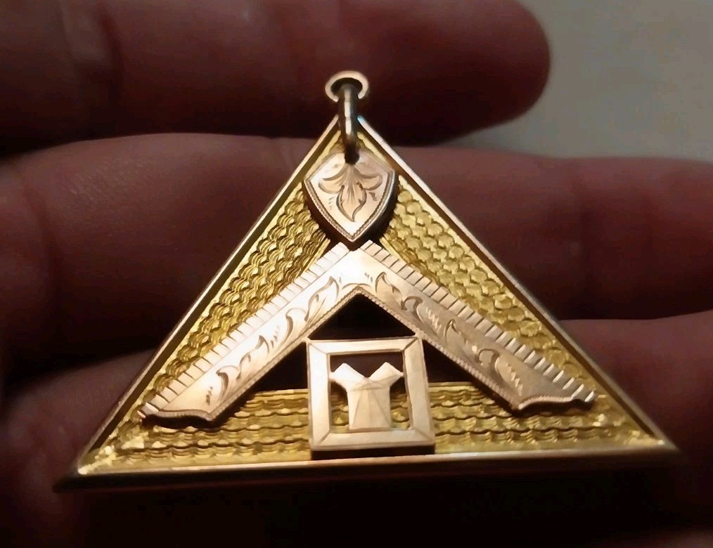 Antique 19thC Solid Gold Masonic High Priest Jewel Walter S Reynolds New Castle 