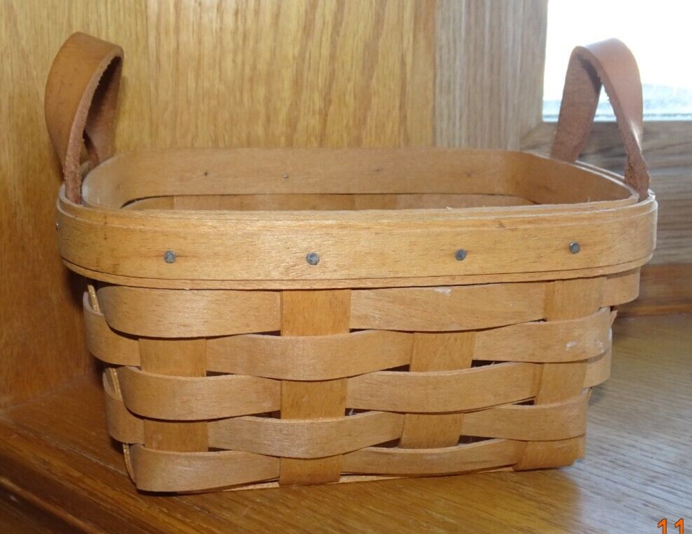 Longaberger Basket 1995 Small with leather handles
