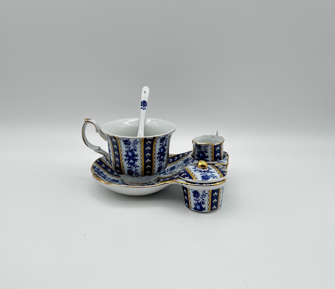 New Sorelle Fine Porcelain Italy Blue Rose 5-Piece Tea Set Cobalt Blue/Gold Box