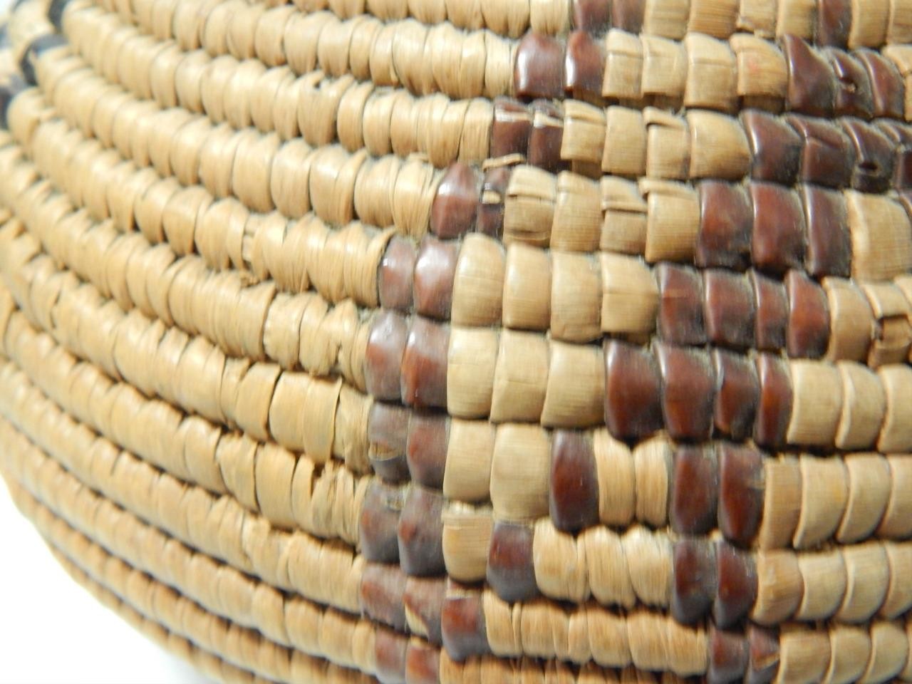 ANTIQUE VINTAGE PUGET SOUND IMBRICATED COWLITZ (SALISH) INDIAN BASKET NICE FORM