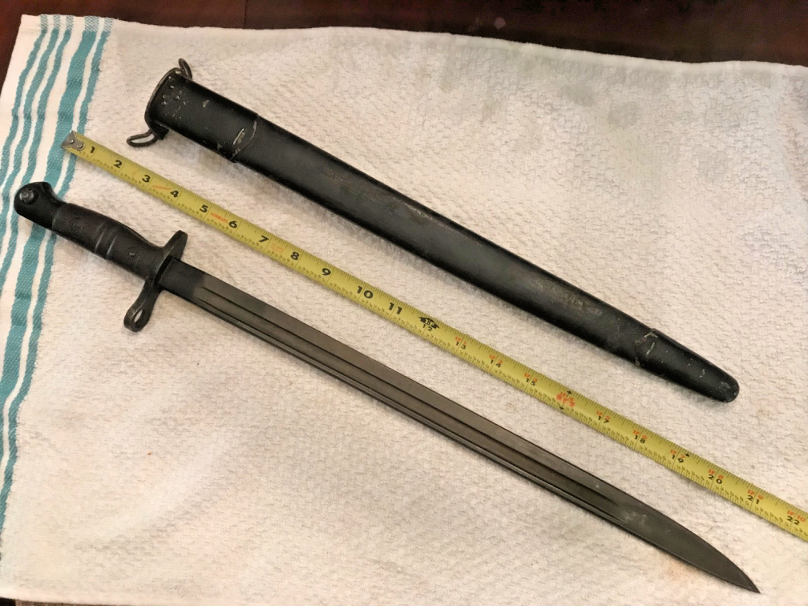 1917 dated WWI British 1913 pattern or US 1917 Bayonet w/ Original Scabbard