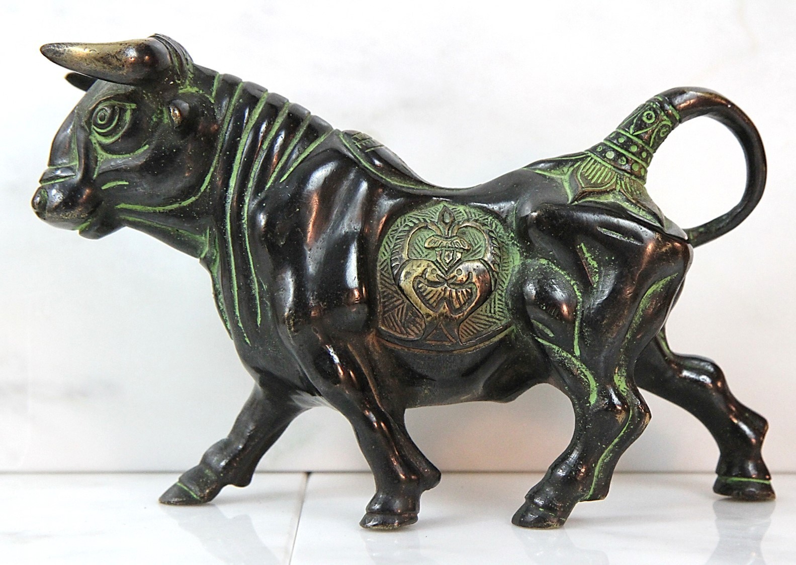 BEAUTIFUL TIBETAN BULL STATUE 5.5\