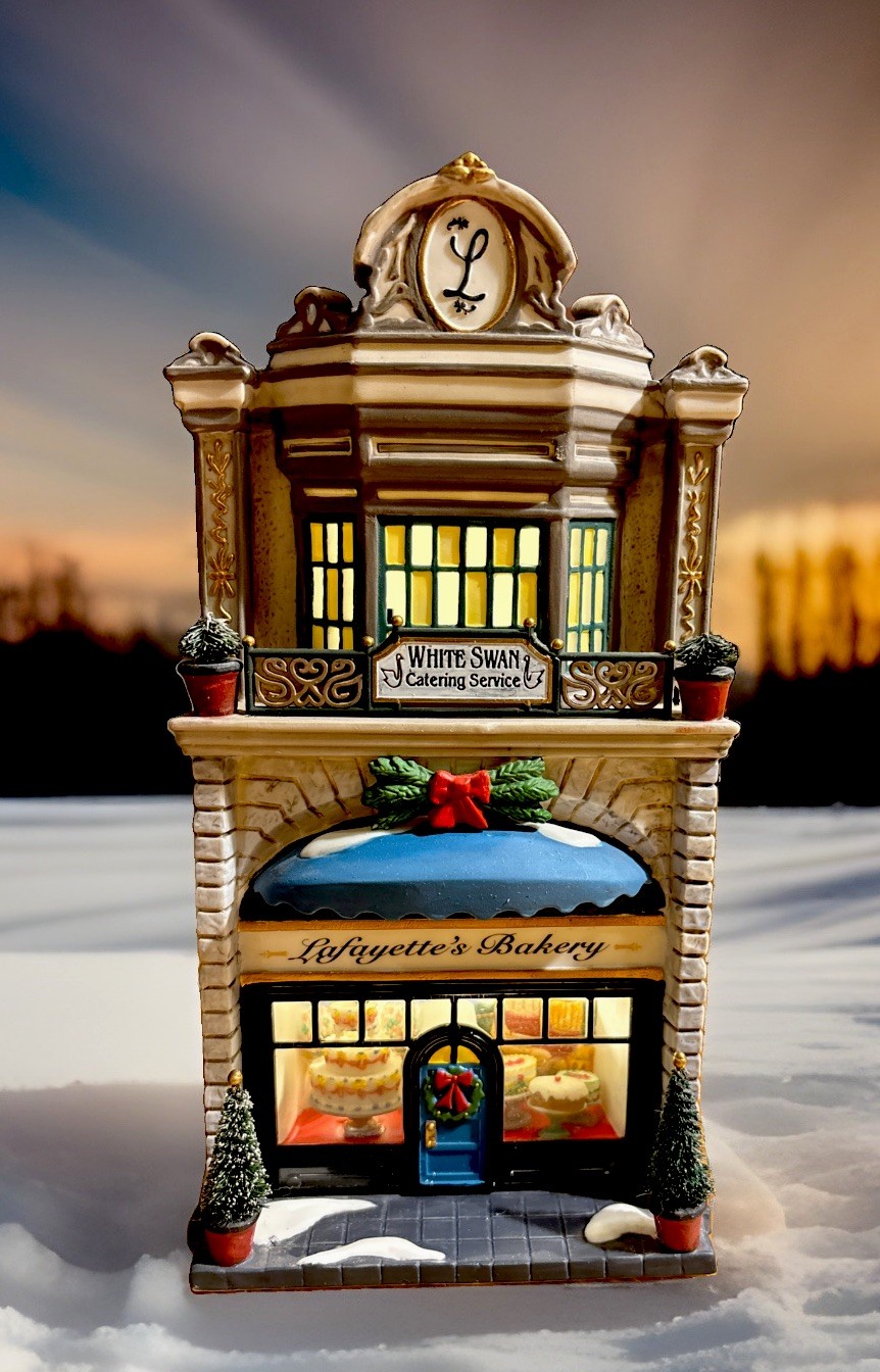 Dept 56 Lighted Christmas in the City Lafayette\'s Bakery Retired #58593 Mint