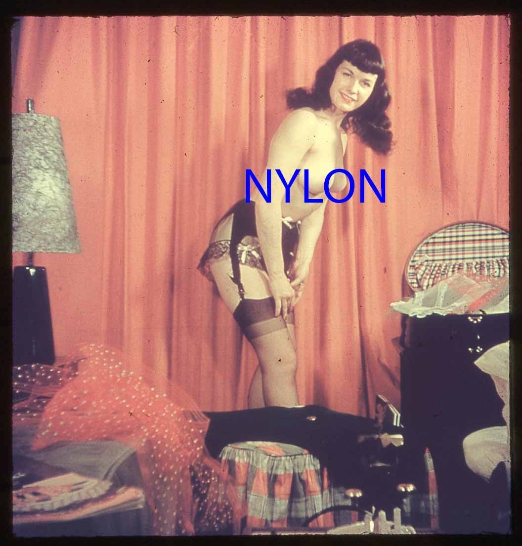 RARE VINTAGE 1950s 3-D STEREO COLOR SLIDE OF A NUDE BETTIE PAGE BY ALLEN COBERT