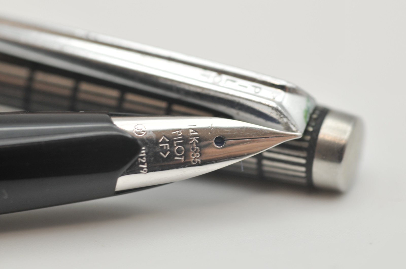 Vintage Pilot Elite Fountain Pen 14K Fine Nib w/ Converter Excellent V0918 Vintage Pilot Elite Fountain Pen 14K Fine Nib w/ Converter Excellent V0918
